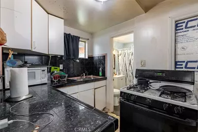 22113 Cantlay Street, Canoga Park, CA 91303 - Photo 23