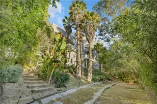 4939 Medina Dr, Woodland Hills, CA 91364 - Photo 43