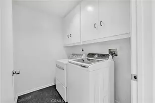 4939 Medina Dr, Woodland Hills, CA 91364 - Photo 41