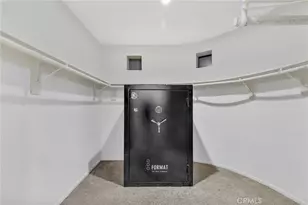 4939 Medina Dr, Woodland Hills, CA 91364 - Photo 23