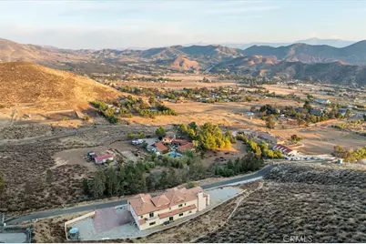 9455 Hierba Road, Agua Dulce, CA 91390 - Photo 5