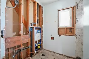 13455 Bassett St, Los Angeles, CA 91405 - Photo 3