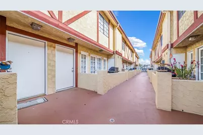 7422 Hazeltine Avenue #2, Van Nuys, CA 91405 - Photo 5