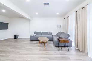 7422 Hazeltine Ave, Van Nuys, CA 91405 - Photo 11