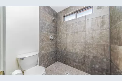 7422 Hazeltine Avenue #2, Van Nuys, CA 91405 - Photo 23