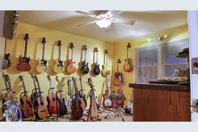 26615 Mountain Park Road, Canyon Country, CA 91387 - Photo 21