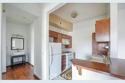 15455 Sherman Way #18, Van Nuys, CA 91406 - Photo 5