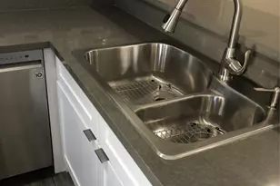 18530 Hatteras St, Tarzana, CA 91356 - Photo 17