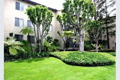 12720 Burbank Boulevard #311, Valley Village, CA 91607 - Photo 17