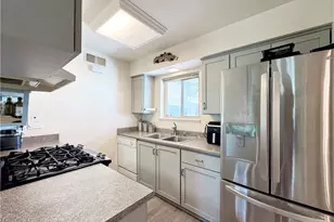 22131 Oxnard St, Woodland Hills, CA 91367 - Photo 7