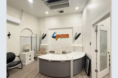 660 W 7th Street, San Pedro, CA 90731 - Photo 3