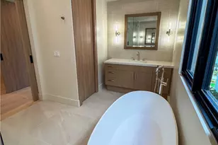 404 16th St, Manhattan Beach, CA 90266 - Photo 13