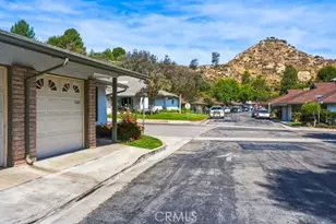 19324 Flowers Ct, Newhall, CA 91321 - Photo 3