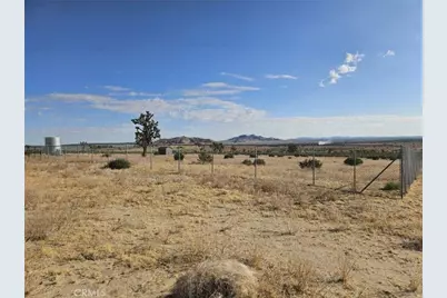 137 E Avenue N6, Palmdale, CA 93591 - Photo 3