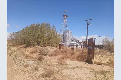 32292 Neuralia Road, Cantil, CA 93519 - Photo 3