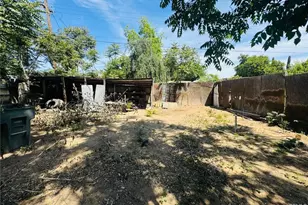 8116 Hallelujah St, Bakersfield, CA 93307 - Photo 9