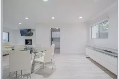 930 California Avenue #105, Santa Monica, CA 90403 - Photo 9