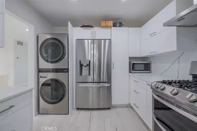 930 California Avenue #105, Santa Monica, CA 90403 - Photo 13