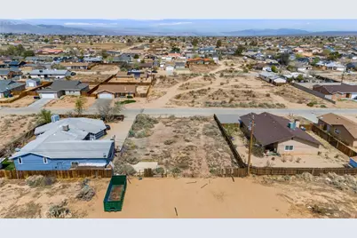 8424 Underwood Avenue, California City, CA 93505 - Photo 3