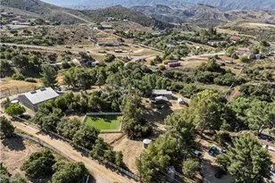 32651 Teller Ave, Agua Dulce, CA 91390 - Photo 5