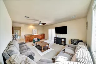 16092 Knoll Dr, California City, CA 93505 - Photo 11