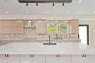 5099 Llano Dr, Woodland Hills, CA 91364 - Photo 23