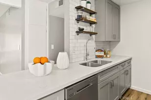 18620 Hatteras St, Tarzana, CA 91356 - Photo 5