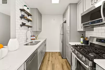 18620 Hatteras Street #223, Tarzana, CA 91356 - Photo 7