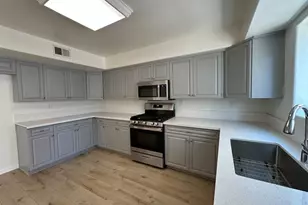 6446 Woodley Ave, Lake Balboa, CA 91406 - Photo 13