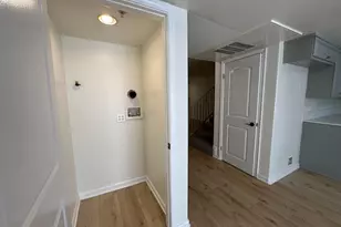 6446 Woodley Ave, Lake Balboa, CA 91406 - Photo 15