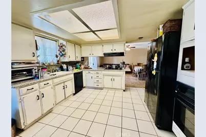 3208 Sunview Drive, Bakersfield, CA 93306 - Photo 19