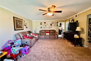 3208 Sunview Dr, Bakersfield, CA 93306 - Photo 9