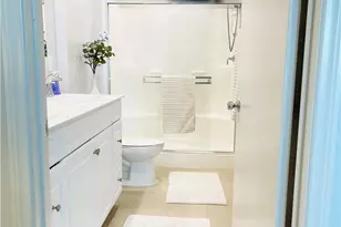 14120 W Willow Ln, Van Nuys, CA 91405 - Photo 17