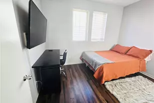 14120 W Willow Ln, Van Nuys, CA 91405 - Photo 25