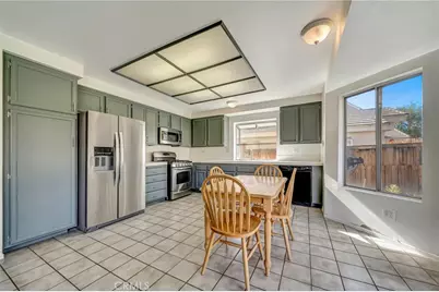 1009 Heatherfield Avenue, Rosamond, CA 93560 - Photo 15