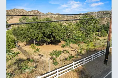 1 Taylor St, Val Verde, CA 91384 - Photo 3