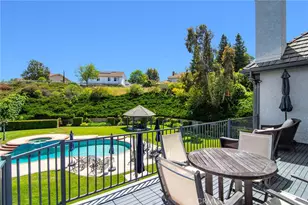 29302 Laro Dr, Agoura Hills, CA 91301 - Photo 31
