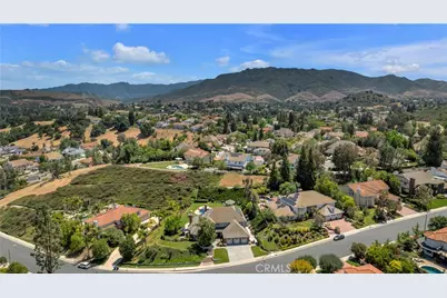 29302 Laro Drive, Agoura Hills, CA 91301 - Photo 51