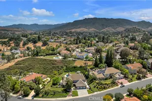 29302 Laro Dr, Agoura Hills, CA 91301 - Photo 51