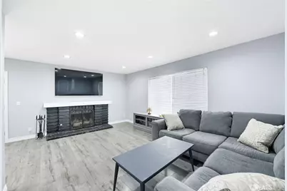 2450 Stow Street, Simi Valley, CA 93063 - Photo 3