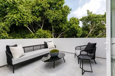 846 N Alta Vista Boulevard, Los Angeles, CA 90046 - Photo 13