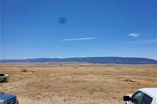 29824 Holiday Ave, Lancaster, CA 93243 - Photo 9