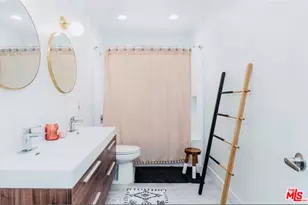 4944 Don Pio Dr, Woodland Hills, CA 91364 - Photo 19