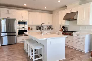 27620 Symphony Pl, Valencia, CA 91381 - Photo 3