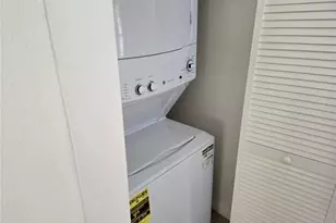 1484 N Clybourn Ave, Burbank, CA 91505 - Photo 19