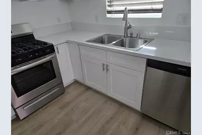 1484 N Clybourn Avenue, Burbank, CA 91505 - Photo 17