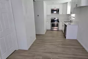 1484 N Clybourn Ave, Burbank, CA 91505 - Photo 21