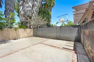 21057 Runnymede St, Canoga Park, CA 91303 - Photo 47
