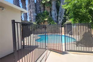 21057 Runnymede St, Canoga Park, CA 91303 - Photo 41
