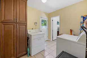 23714 Lawnside Dr, Newhall, CA 91321 - Photo 27